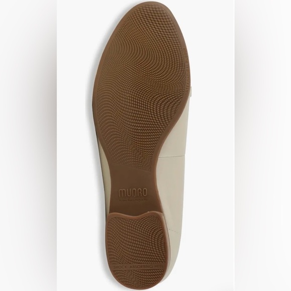 NWOT - Munro - Tanya Bit Loafer - Cream - Size 8.5 - Picture 10 of 11